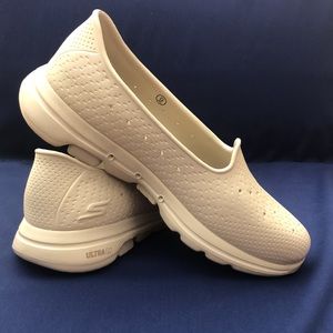 SKECHERS UltraGo FOAMIES slip on shoes women size 9